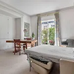 Massenet - Ci - Premium Elegant Family Nest