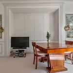Massenet - Ci - Premium Elegant Family Nest